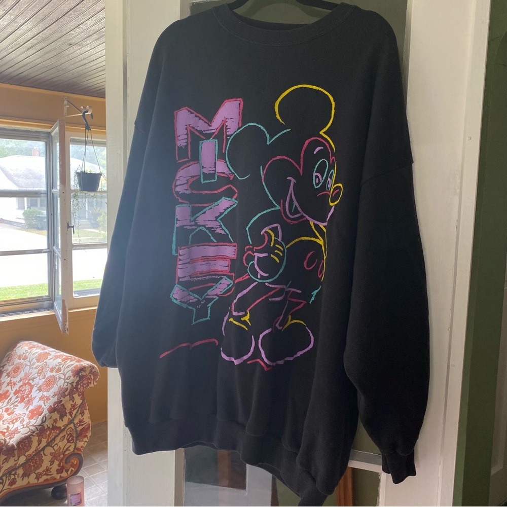 Vintage oversized Mickey Mouse crewneck sweatshirt